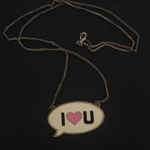 Long chain necklace comic bubble “I love you”